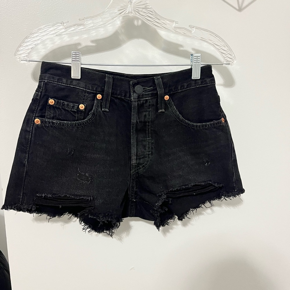 BLACK LEVI 501 shorts - size 25